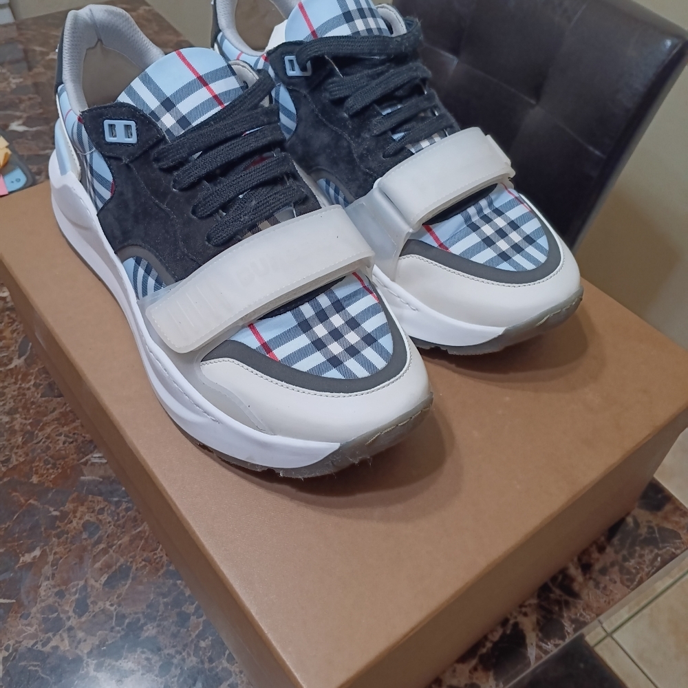 Burberry shoes